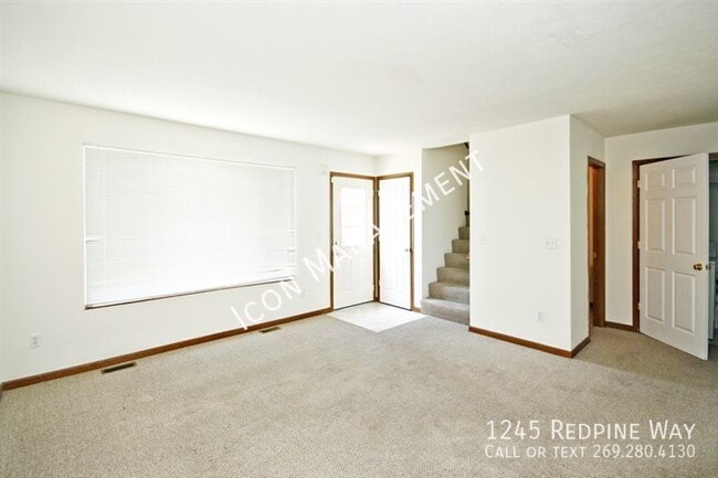 Photo - 1245 Redpine Way