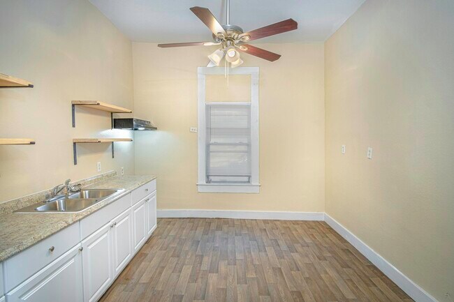 Photo - 125 Southolme Ave