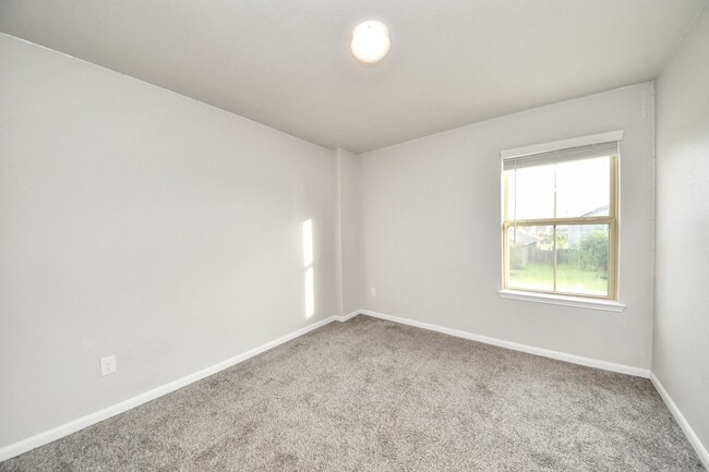 Building Photo - 18319 Pin Oak Lake Dr