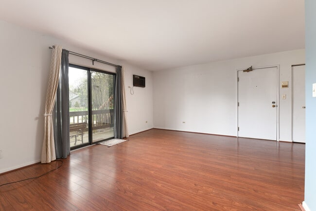 Photo - 425 Berkshire Dr Unit 16