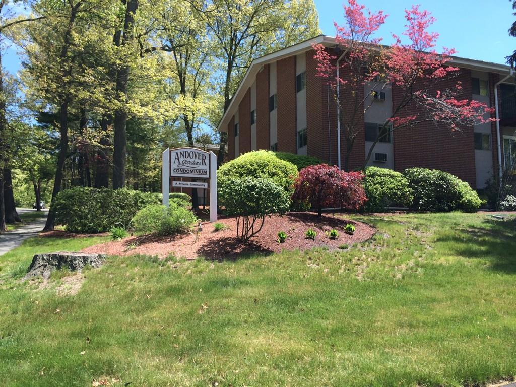 Photo - 10 Longwood Dr (Andover, MA)