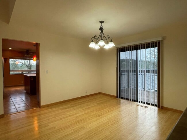 Photo - 3 bedroom 3 bath plus a large room downstairs in Lake Wildwood, Penn Valley, CA