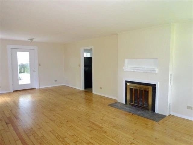 Photo - 908 Rosser Ln