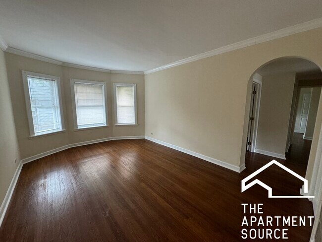 Photo - 2440 N Hamlin Ave Unidad 2B