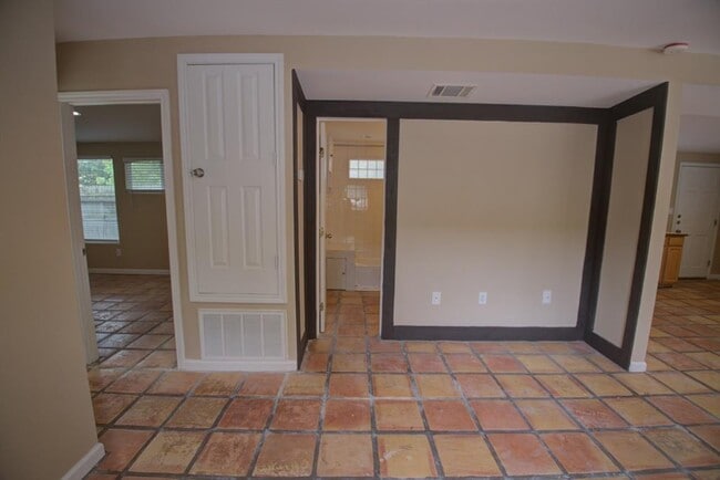 1608 Boyd Ln