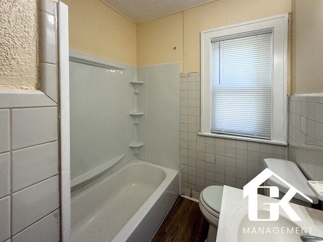 16544 Asbury Park Unidad Upper