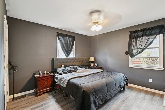 Photo - 2420 Fenelon St