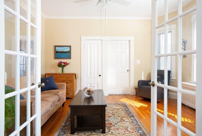 Photo - 18 Hunt St Unit 1