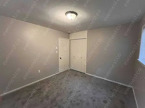 Photo - 408 Queen Marie Ln