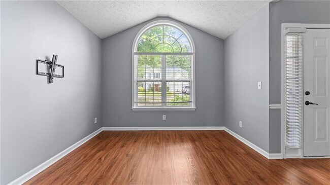 Photo - 450 Manor Glen Dr