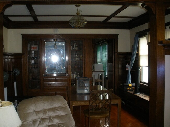 Photo - 3372 N Oakland Ave Unidad Lower