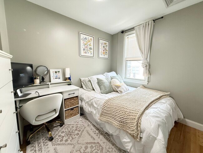 Photo - 201 W 3rd St Unit F