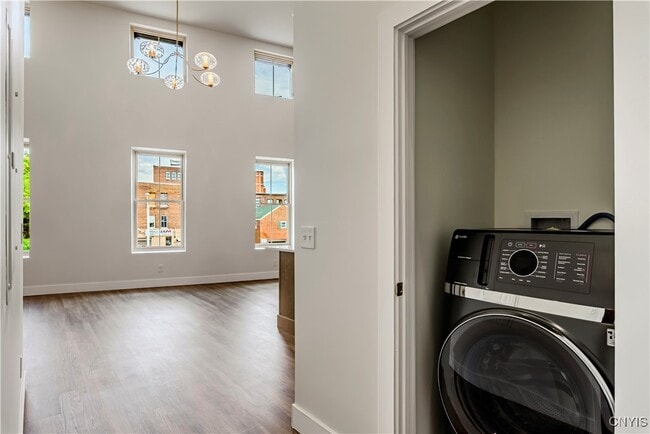 Building Photo - 106 Hotel St