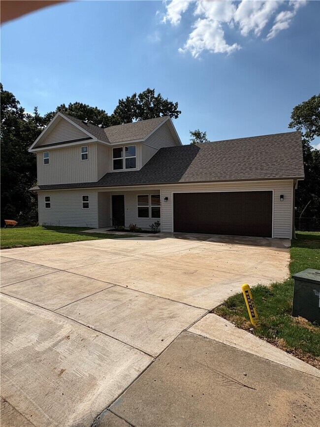 Photo - 1401 Cresent St