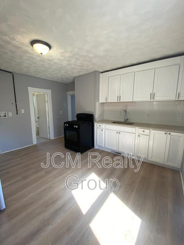 Photo - 66 Elmont St Unidad 2nd Floor Rental