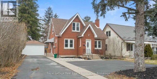 Photo - 176 N Park St
