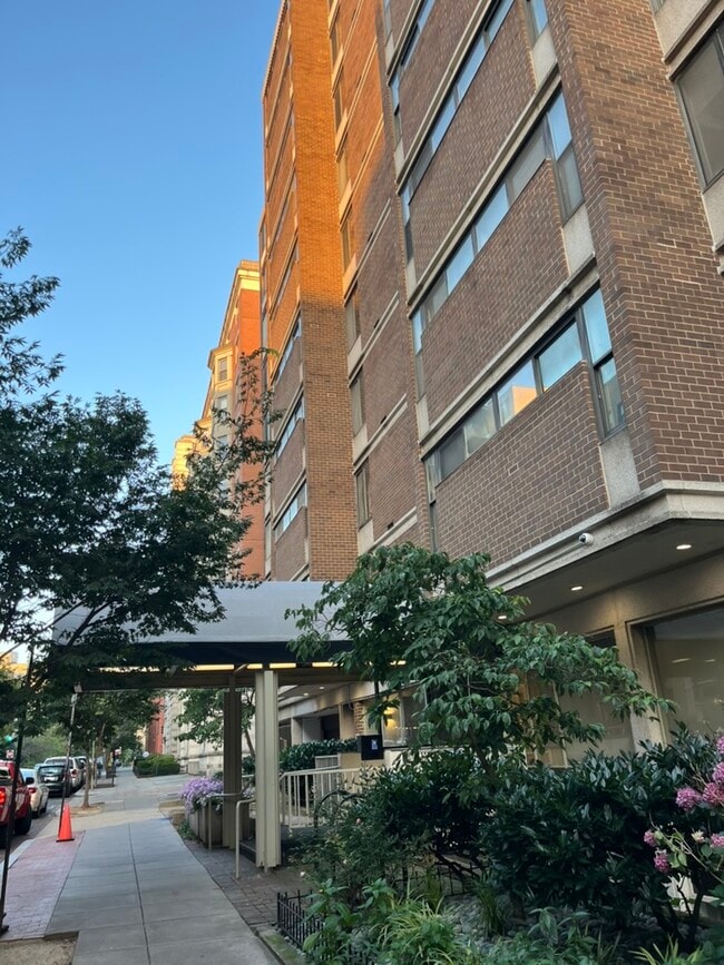 Building Photo - 1420 N St NW Unit 905