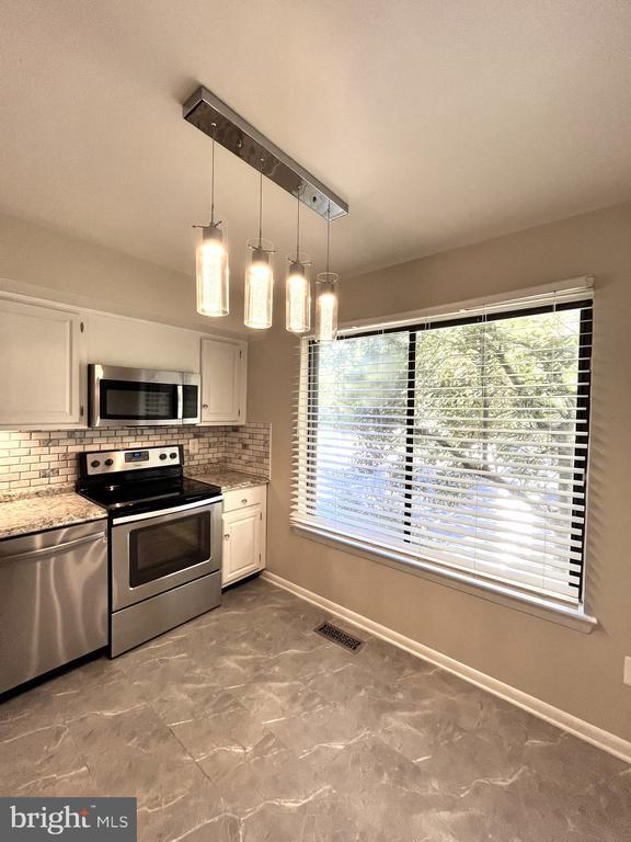 Building Photo - 10704 Muirfield Dr Rental