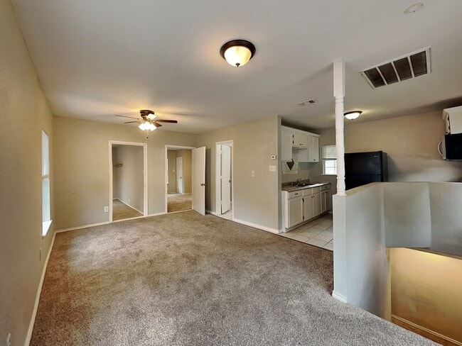 Photo - 2911 Ryan Ave