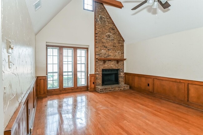 Photo - 499 Bedlington Dr