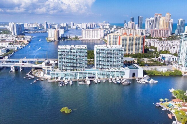 Building Photo - 400 Sunny Isles Blvd Unit 1819 Rental