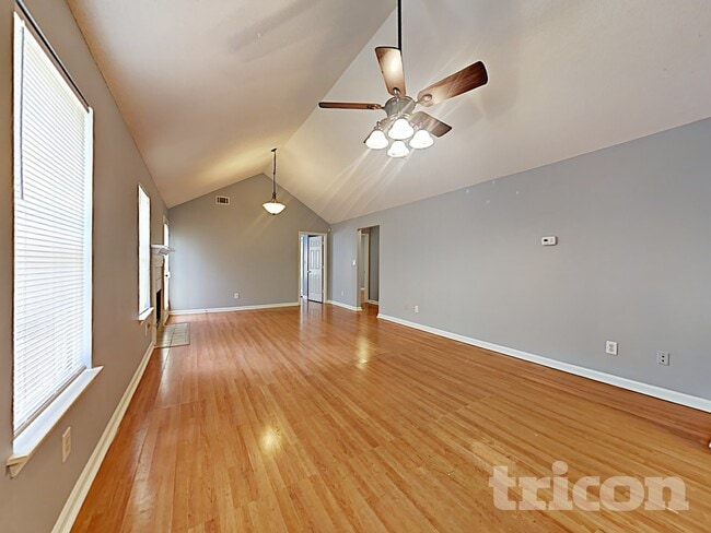 Photo - 1049 Charlbury Pl