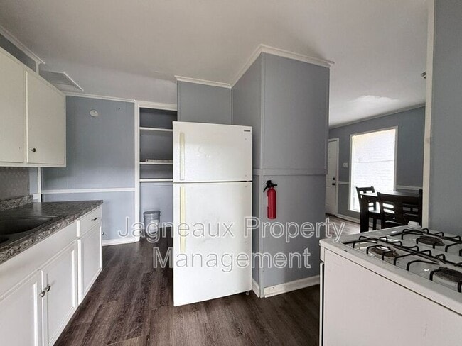 Photo - 4125 Legendre St