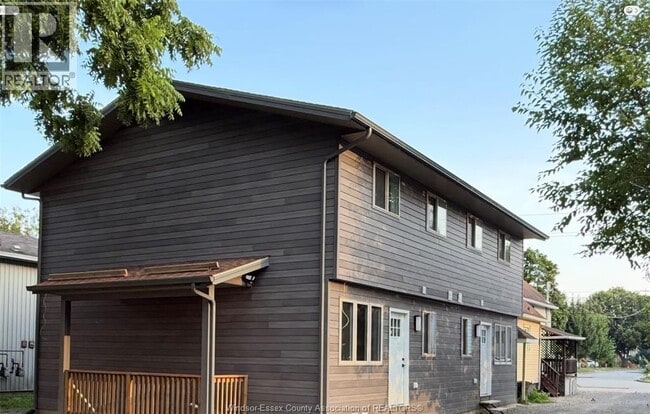 Photo - 450 Mill St