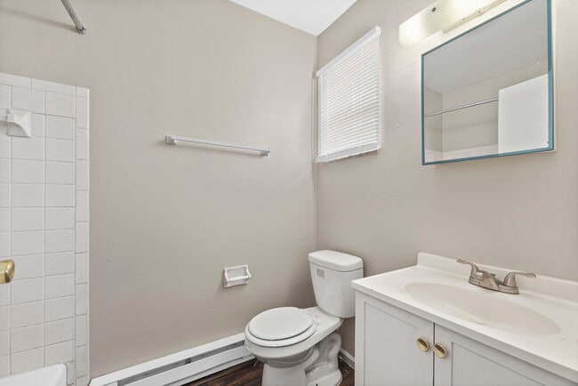 Photo - Evergreen Apartments