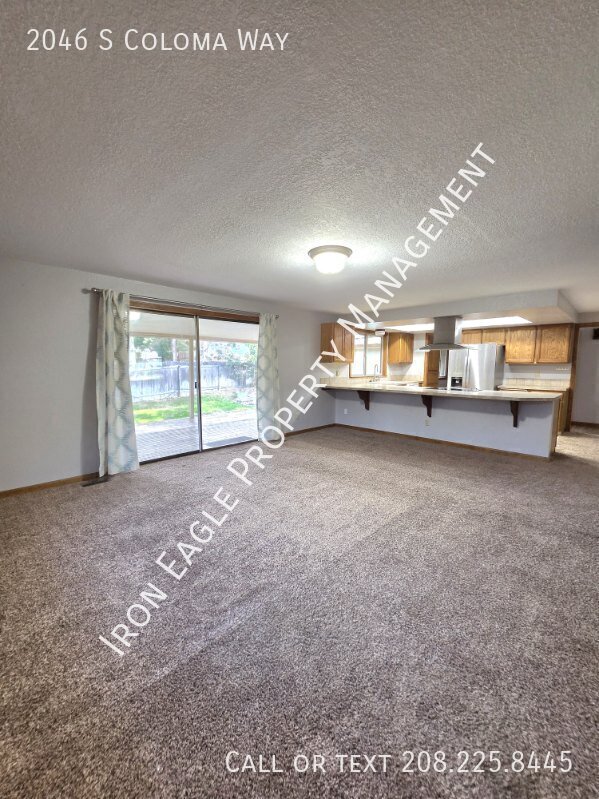2046 S Coloma Wy