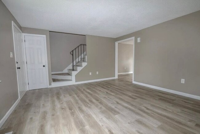 2 Bluestone Dr Unit 2