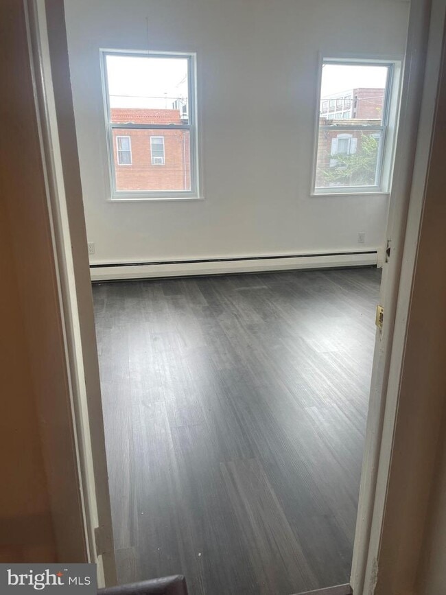 Photo - 1131 E Snyder Ave