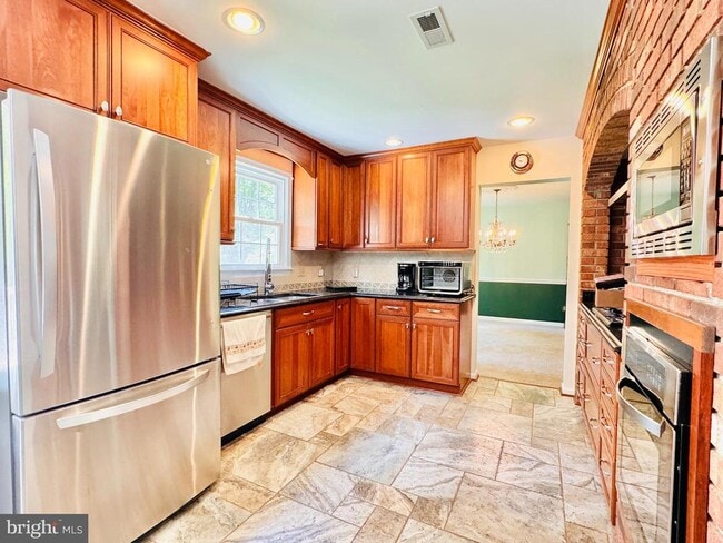 Photo - 2026 Admiral Dr