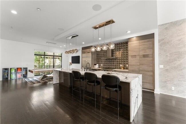 Photo - 906 Lenox Blvd