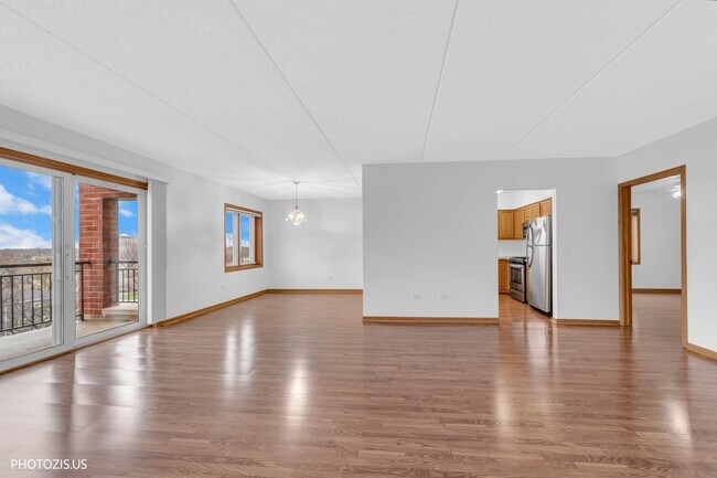 5555 N Cumberland Ave Unit 711