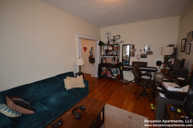 Photo - 1860 Commonwealth Ave Unidad 9