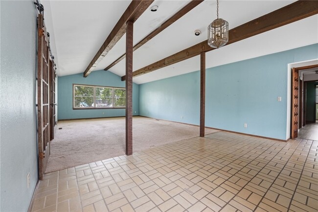 Photo - 315 E Fairway Ln