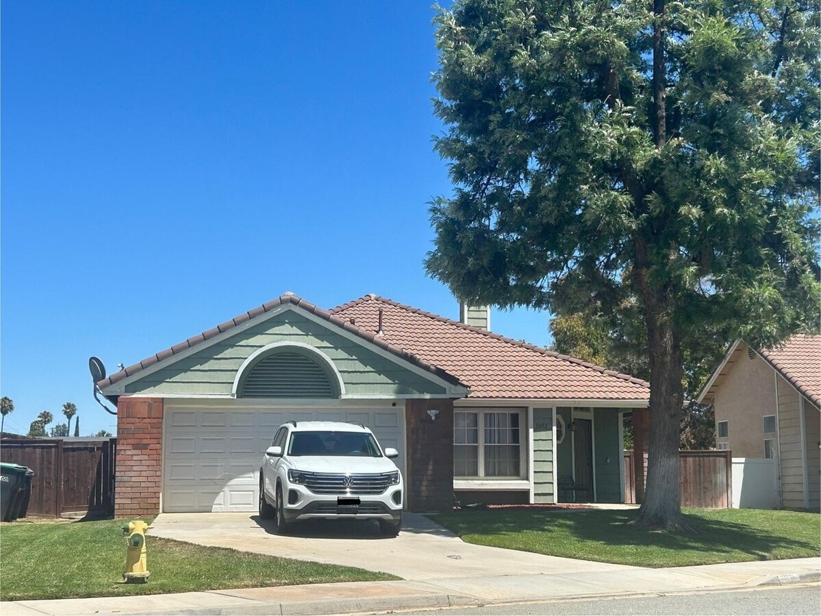 Charming 3 bedroom 2 bathroom Home in Beaumont, Ca. - Charming 3 bedroom 2 bathroom Home in Beaumont, Ca.