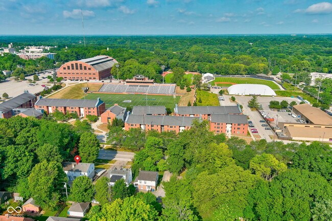 Photo - 5043 Boulevard Pl