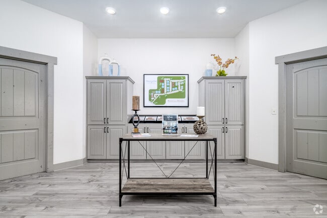 Leasing Center