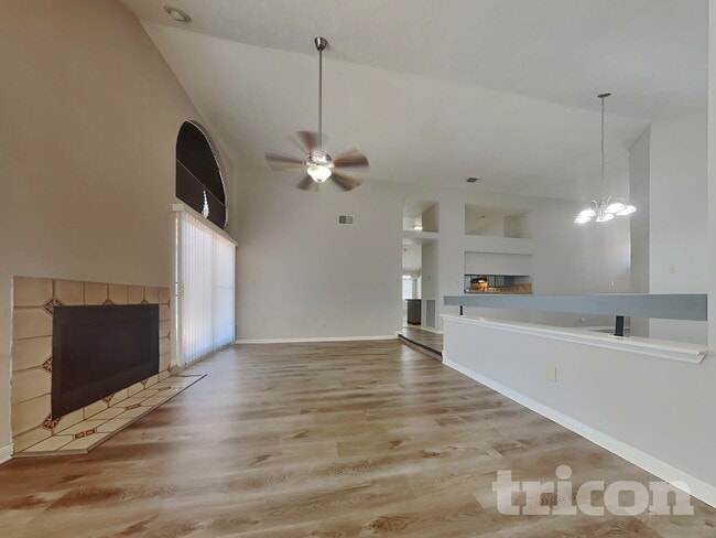 Photo - 8559 Spring Green Dr