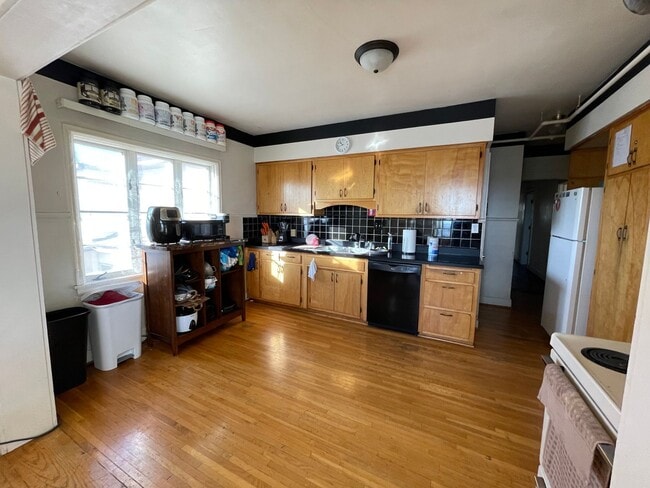 Photo - 131 N 21st Ave E Unidad Upper #2