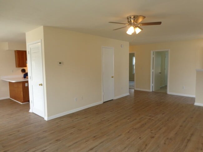 Photo - Coronet4636 Unit #A