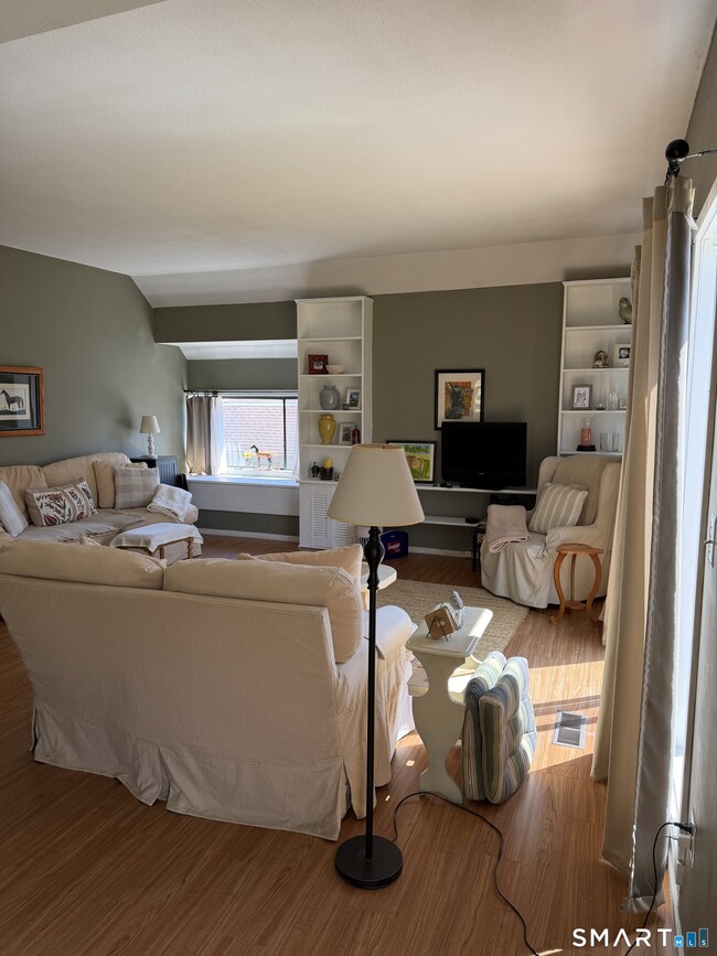 Photo - 235 Heritage Vlg Unit B