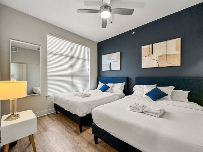 Photo - 310 N Malcolm X Blvd Unidad ID1075574P