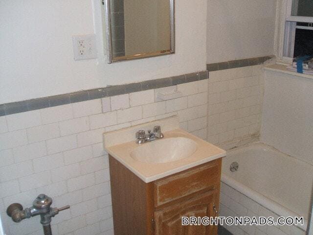 Photo - 119 Sutherland Rd Unit L