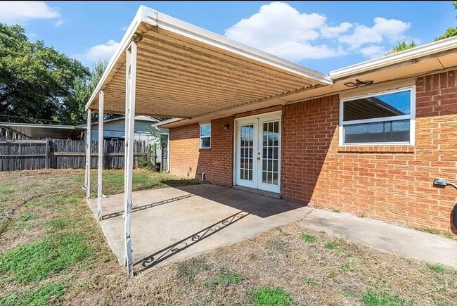 Photo - 700 Claremont Dr