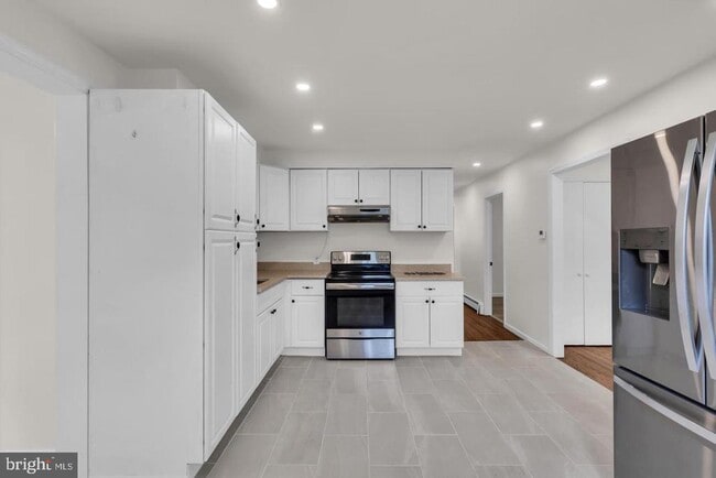 Photo - 520 W Virginia Rd