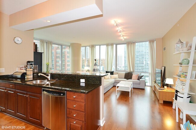 Photo - 1201 S Prairie Ave Unit 706