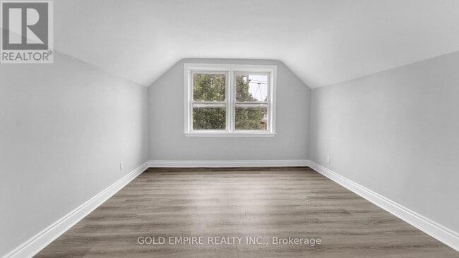 Photo - 908 Trafalgar St Unit UPPER